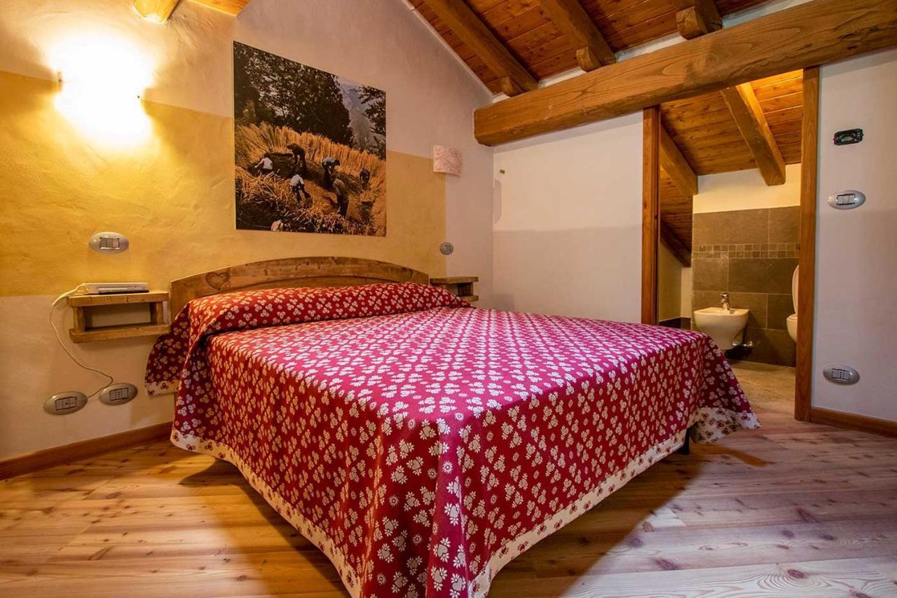 L'Or D'Echallogne - Chambre D'Hotes Bed and Breakfast Arnad Buitenkant foto