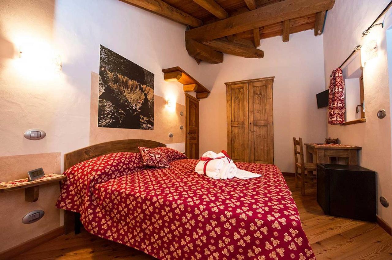 L'Or D'Echallogne - Chambre D'Hotes Bed and Breakfast Arnad Buitenkant foto