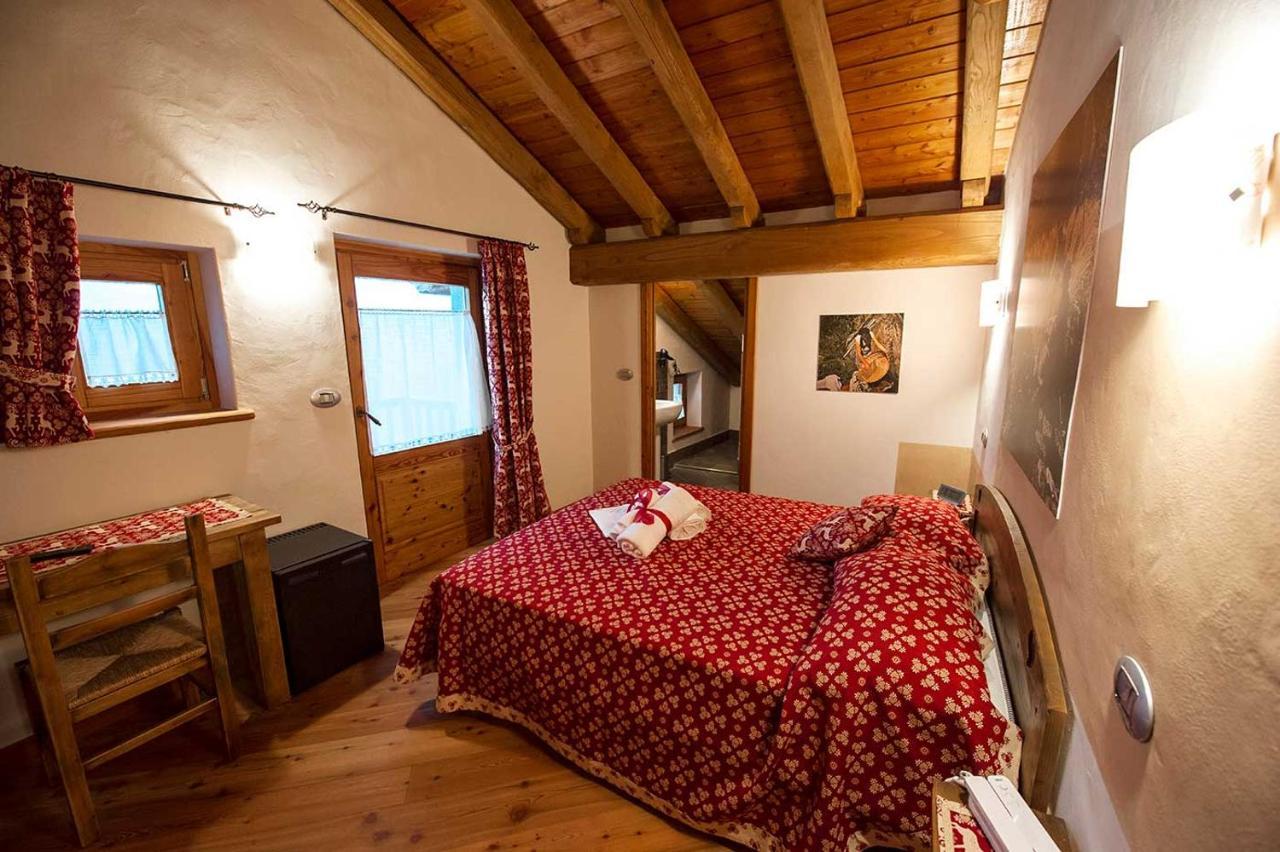 L'Or D'Echallogne - Chambre D'Hotes Bed and Breakfast Arnad Buitenkant foto