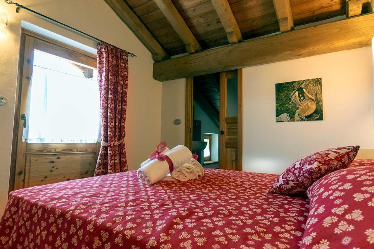 L'Or D'Echallogne - Chambre D'Hotes Bed and Breakfast Arnad Buitenkant foto