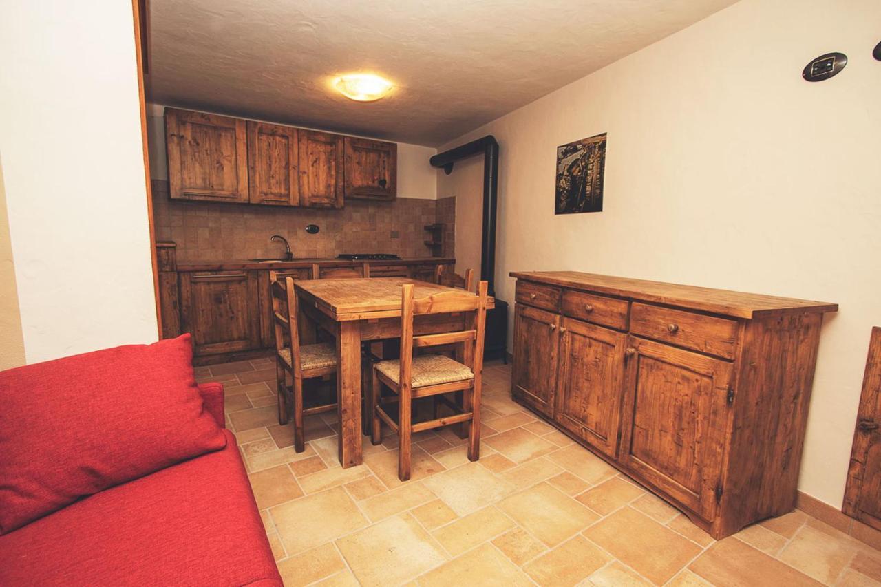 L'Or D'Echallogne - Chambre D'Hotes Bed and Breakfast Arnad Buitenkant foto