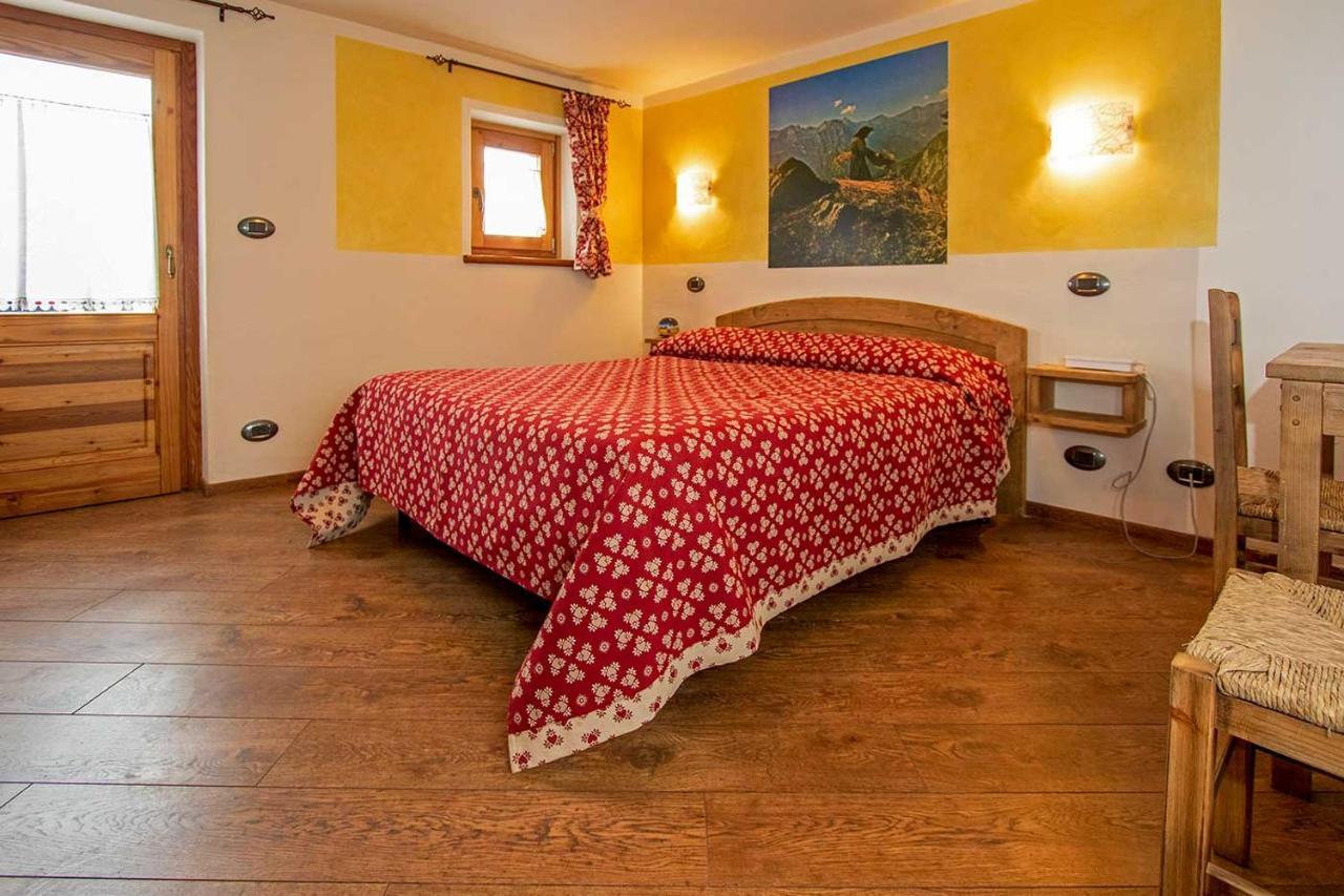 L'Or D'Echallogne - Chambre D'Hotes Bed and Breakfast Arnad Buitenkant foto