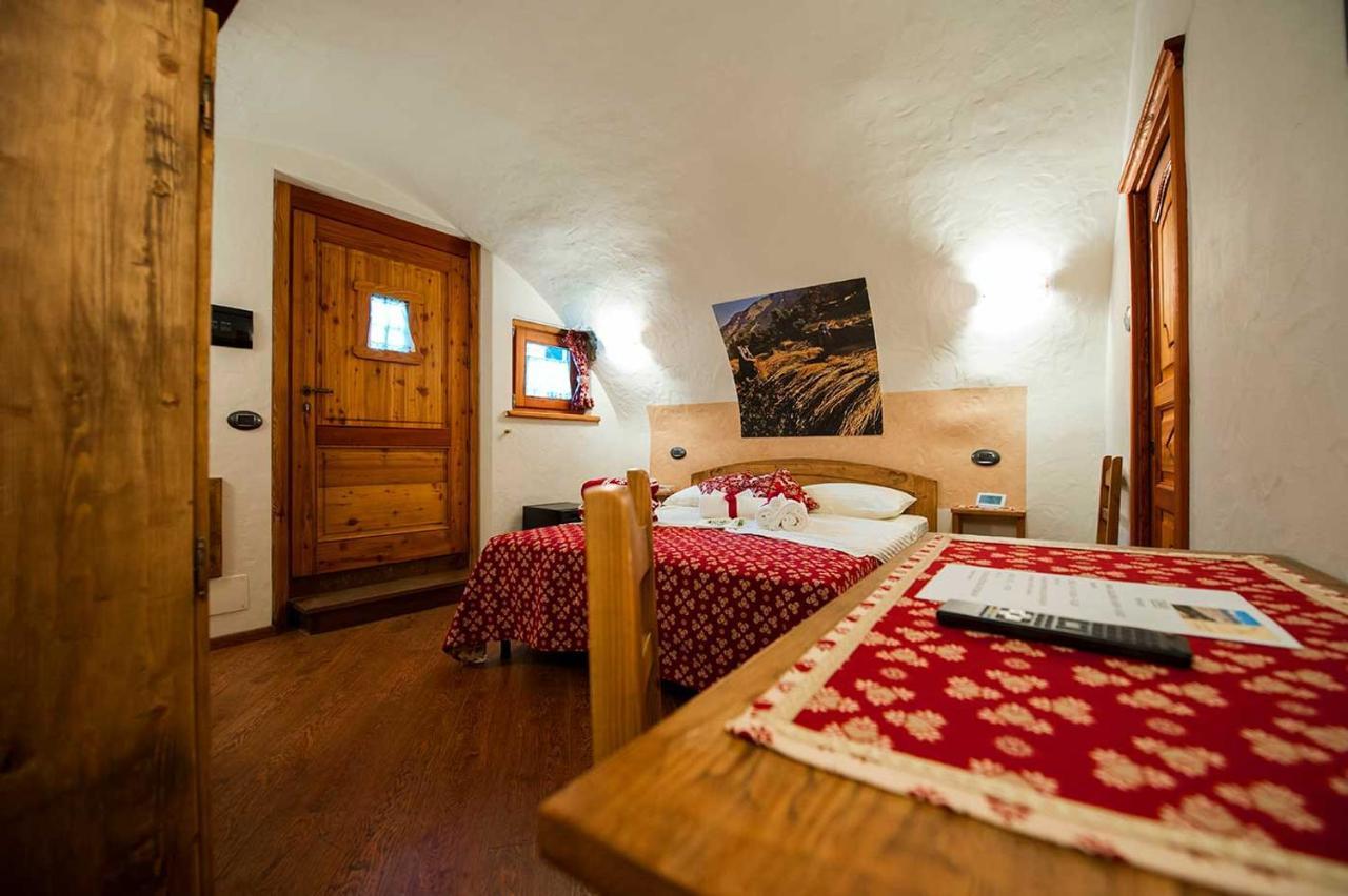 L'Or D'Echallogne - Chambre D'Hotes Bed and Breakfast Arnad Buitenkant foto