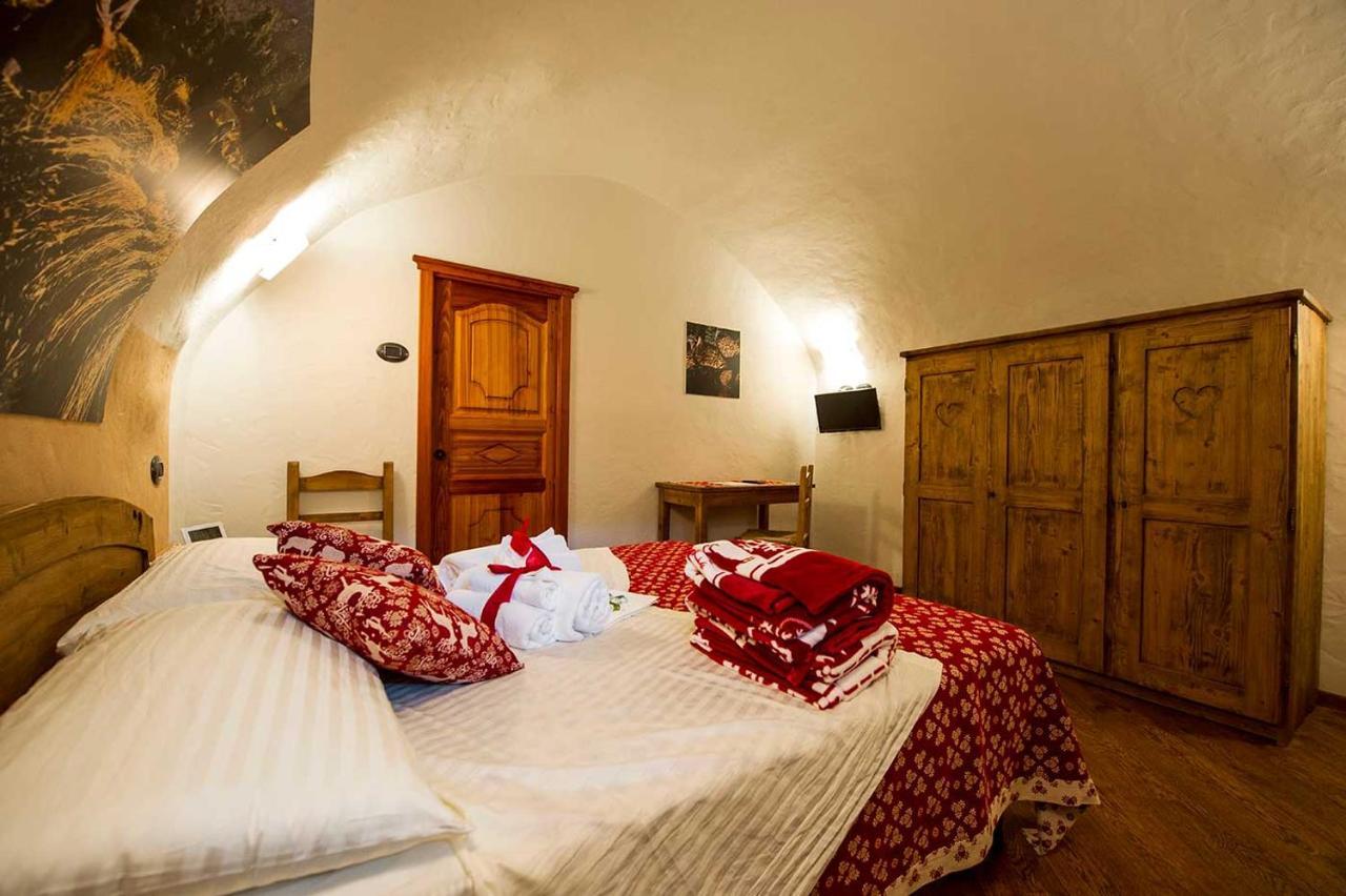 L'Or D'Echallogne - Chambre D'Hotes Bed and Breakfast Arnad Buitenkant foto